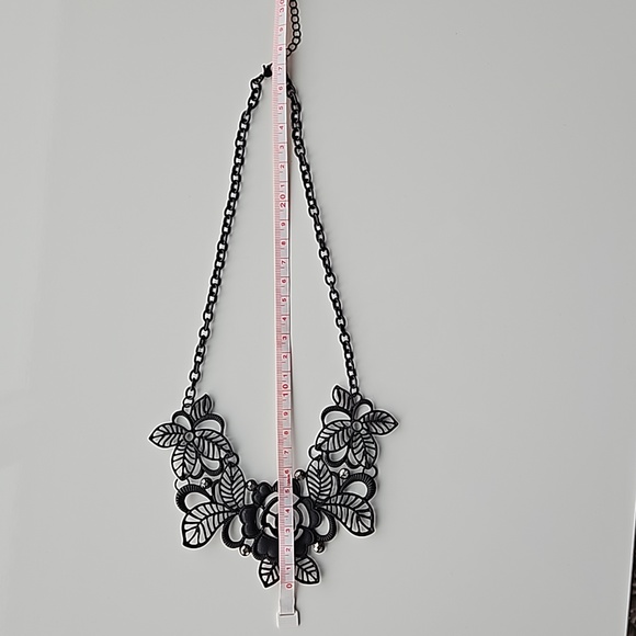 Floral Statement Necklace - Picture 5 of 5